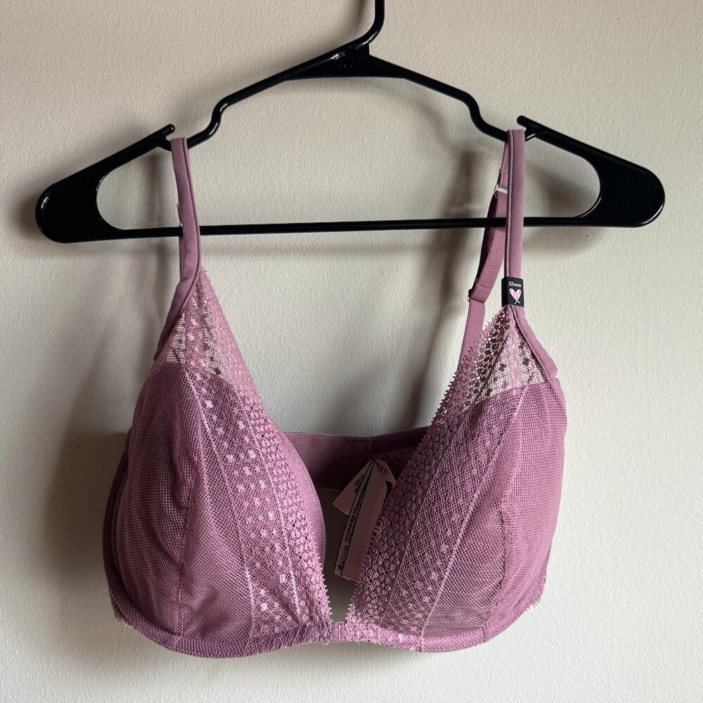 NWOT - Victoria's Secret Lightly Lined Lace Plunge Bra in Purple/Mauve - 32DDD - Picture 2 of 4